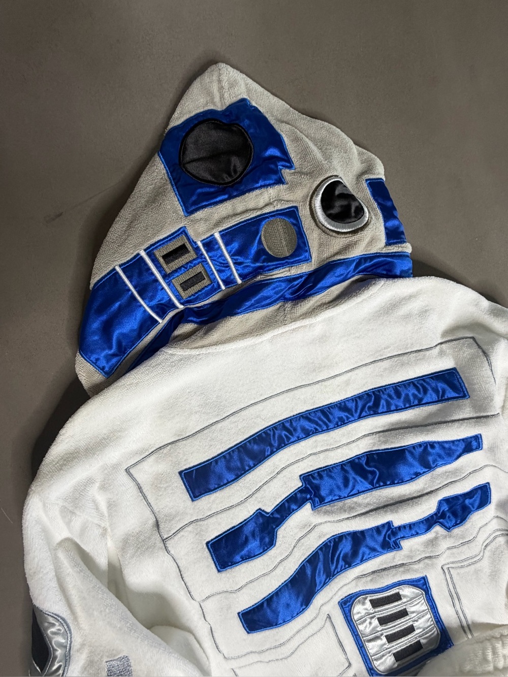Star Wars The Robe Factory R2D2 Hooded Bathrobe - OSFM - Picture 9 of 9